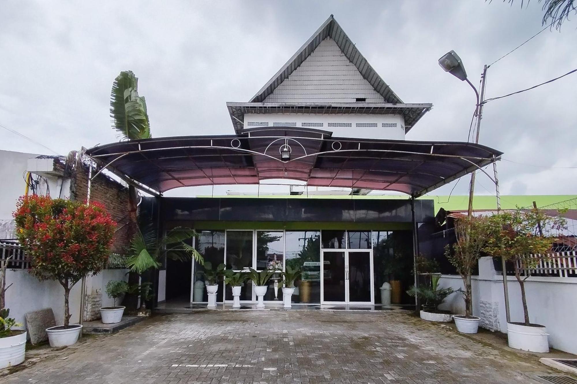 Reddoorz Near Focal Point Medan Hotell Sunggal Eksteriør bilde