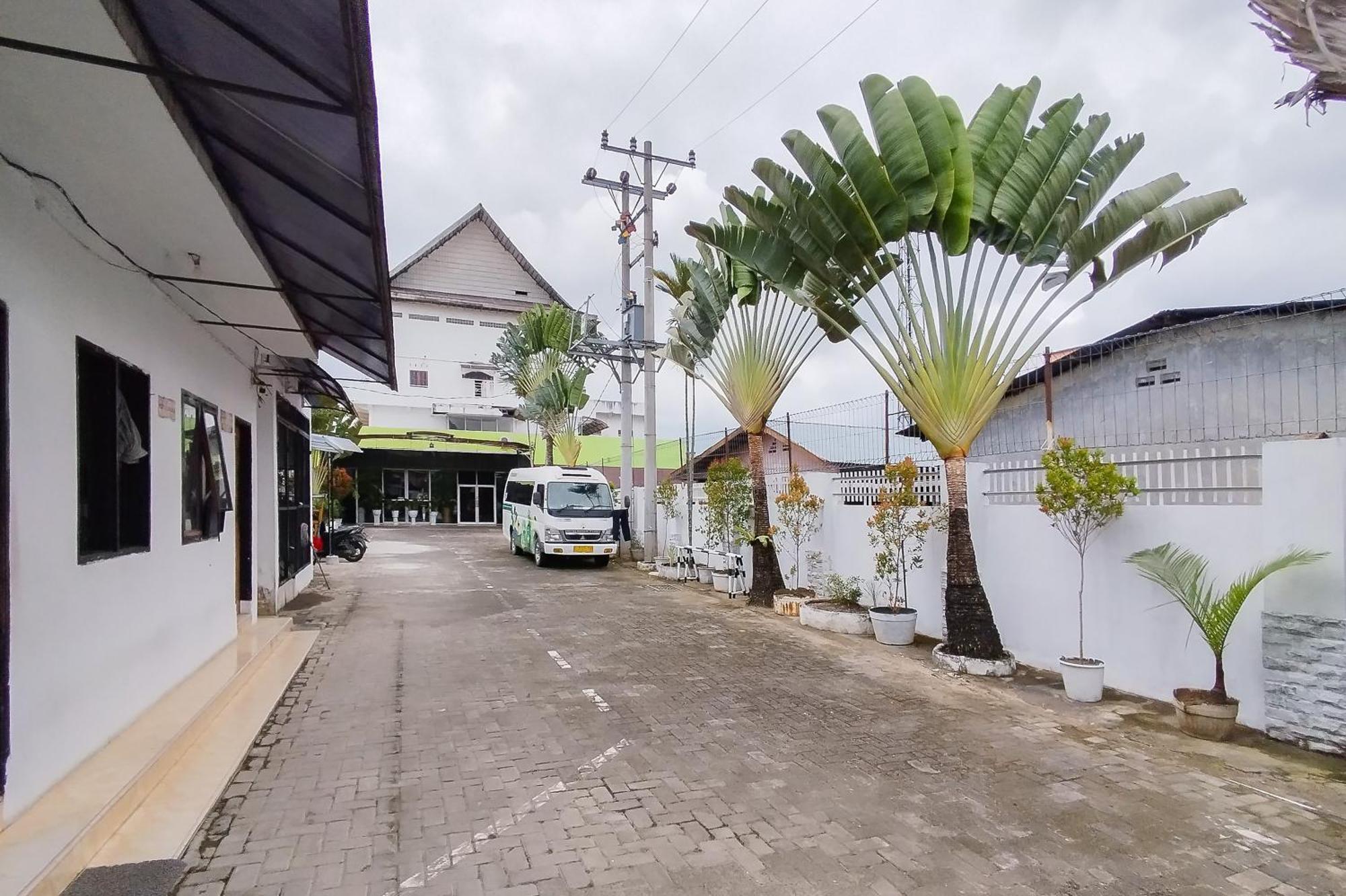 Reddoorz Near Focal Point Medan Hotell Sunggal Eksteriør bilde